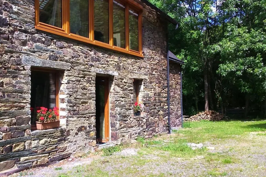 Ensemble De Maisons Avec Vue Sur La Nature Bains-sur-Oust